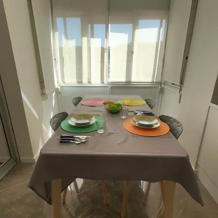 Almada, T1 Costa Caparica, Renovado